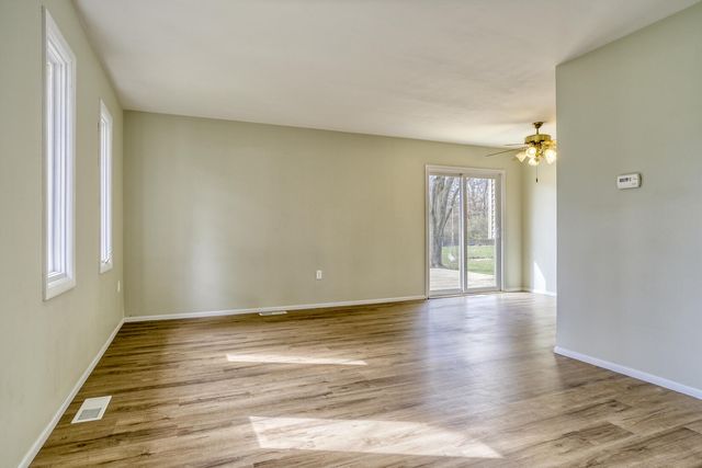 10720 N 1100 W, Demotte, IN 46310