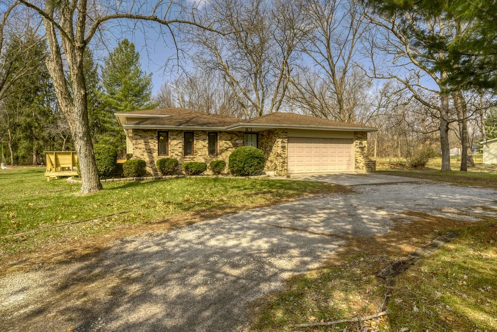 10720 N 1100 W, Demotte, IN 46310