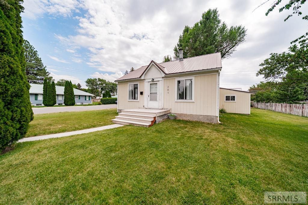 201 W 1st S, Rigby, ID 83442