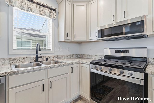 5212 E Scenic Turn Lane, Holland, MI 49423