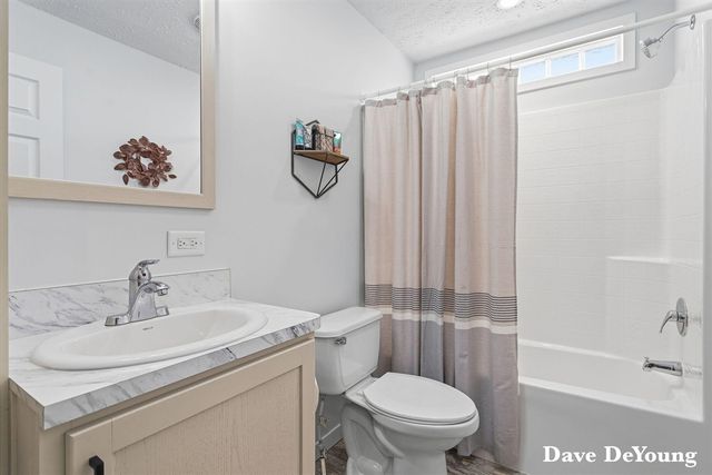 5212 E Scenic Turn Lane, Holland, MI 49423