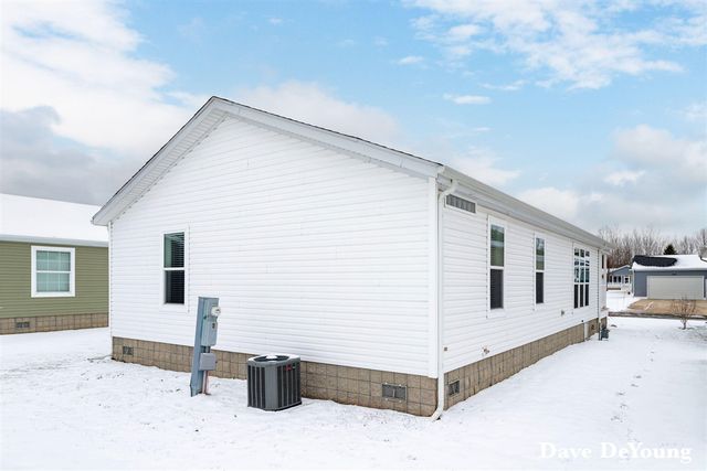 5212 E Scenic Turn Lane, Holland, MI 49423