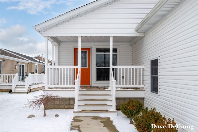 5212 E Scenic Turn Lane, Holland, MI 49423