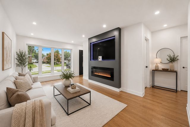 2905 W 102nd Place, Chicago, IL 60655