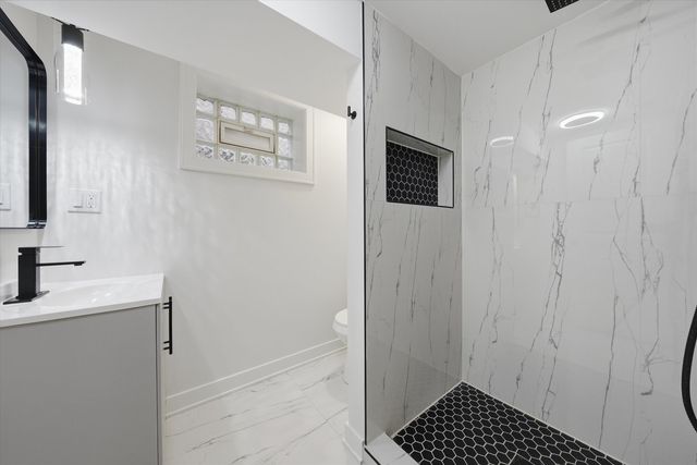 2905 W 102nd Place, Chicago, IL 60655