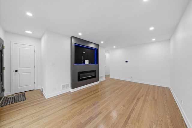 2905 W 102nd Place, Chicago, IL 60655