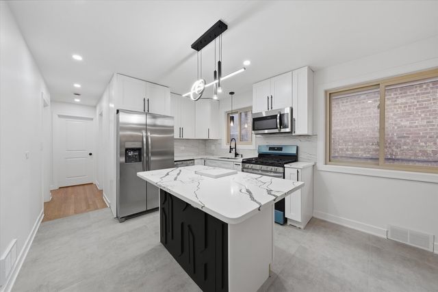 2905 W 102nd Place, Chicago, IL 60655