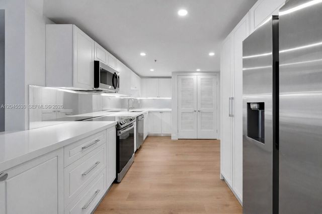 555 NE 34th Street 2704, Miami, FL 33137