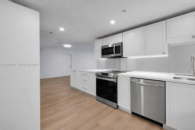 555 NE 34th Street 2704, Miami, FL 33137
