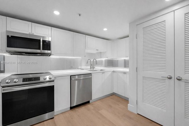 555 NE 34th Street 2704, Miami, FL 33137
