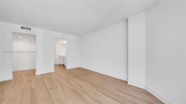 555 NE 34th Street 2704, Miami, FL 33137
