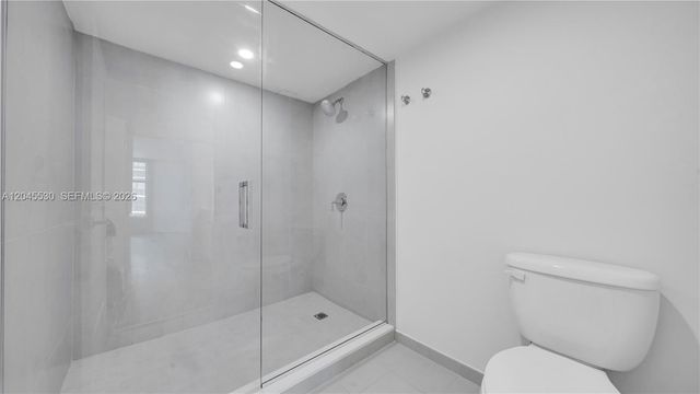555 NE 34th Street 2704, Miami, FL 33137