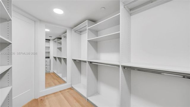 555 NE 34th Street 2704, Miami, FL 33137