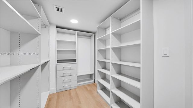 555 NE 34th Street 2704, Miami, FL 33137