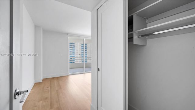 555 NE 34th Street 2704, Miami, FL 33137