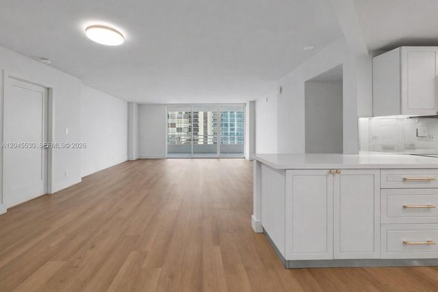 555 NE 34th Street 2704, Miami, FL 33137