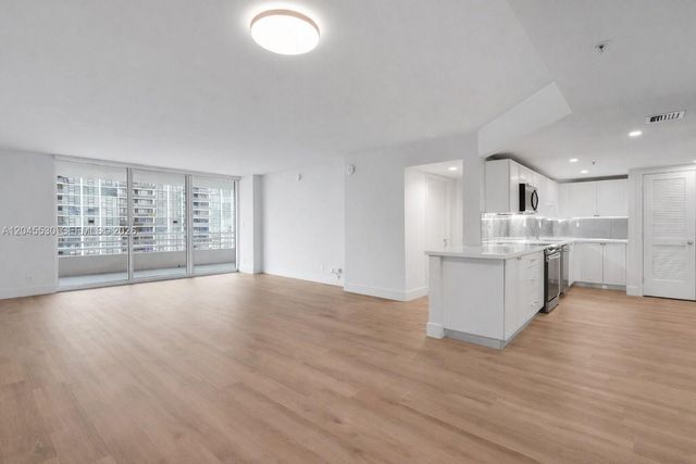 555 NE 34th Street 2704, Miami, FL 33137