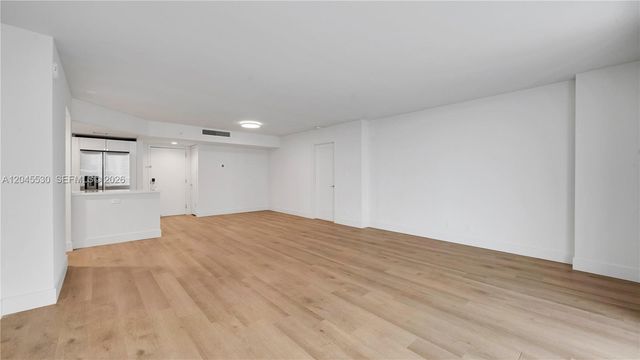 555 NE 34th Street 2704, Miami, FL 33137