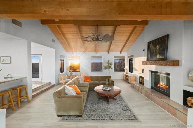 2323 Wilt Rd, Fallbrook, CA 92028