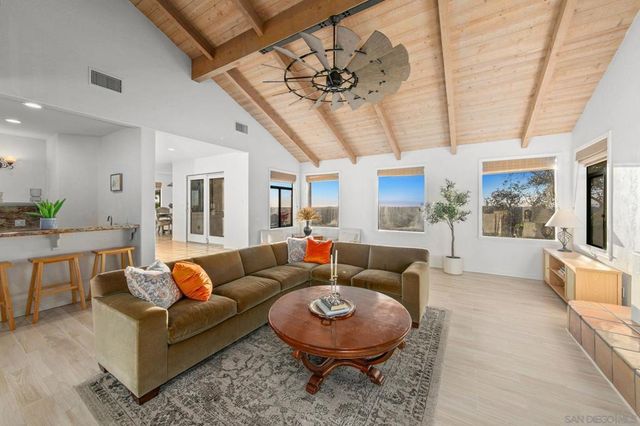 2323 Wilt Rd, Fallbrook, CA 92028