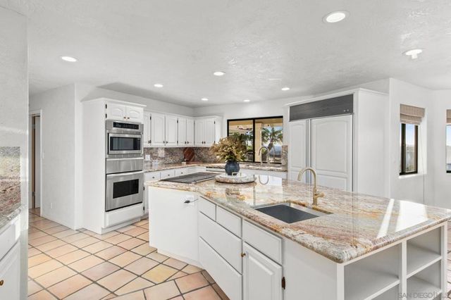 2323 Wilt Rd, Fallbrook, CA 92028