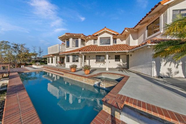 2323 Wilt Rd, Fallbrook, CA 92028