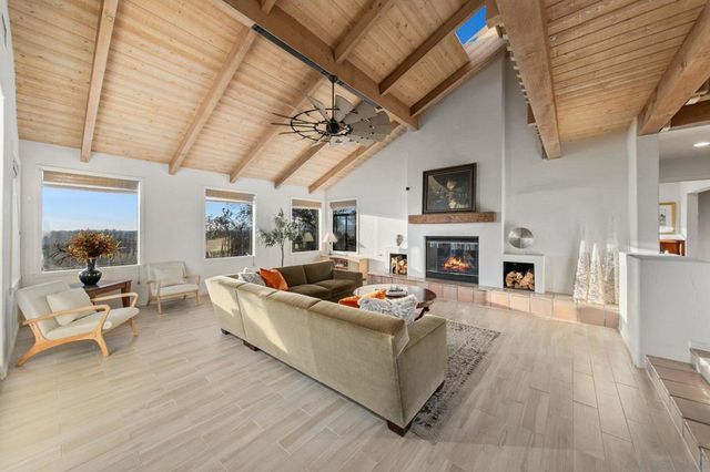 2323 Wilt Rd, Fallbrook, CA 92028