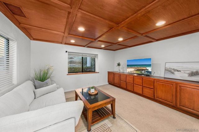 2323 Wilt Rd, Fallbrook, CA 92028