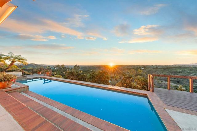 2323 Wilt Rd, Fallbrook, CA 92028