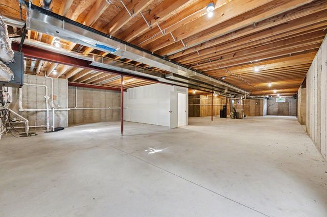 3357 Trentino Court, Valparaiso, IN 46385