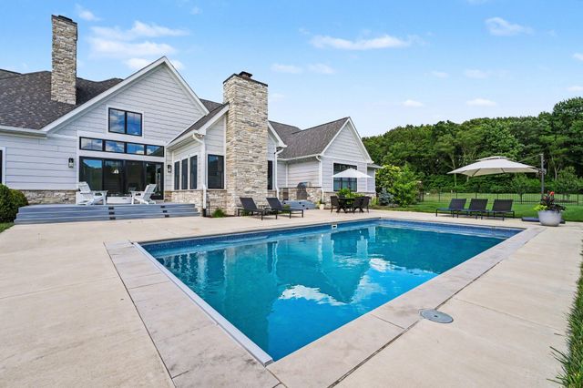 3357 Trentino Court, Valparaiso, IN 46385