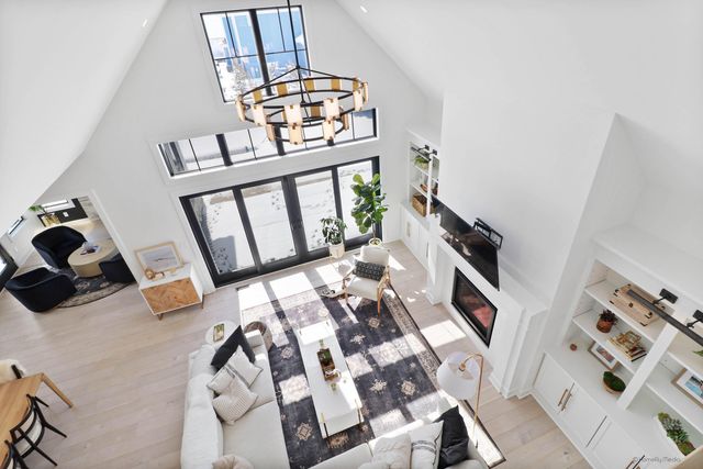 3357 Trentino Court, Valparaiso, IN 46385