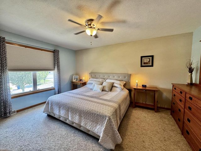 624 Brookstone WAY, Watertown, WI 53094