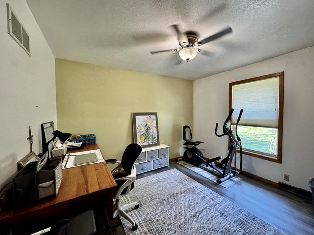 624 Brookstone WAY, Watertown, WI 53094
