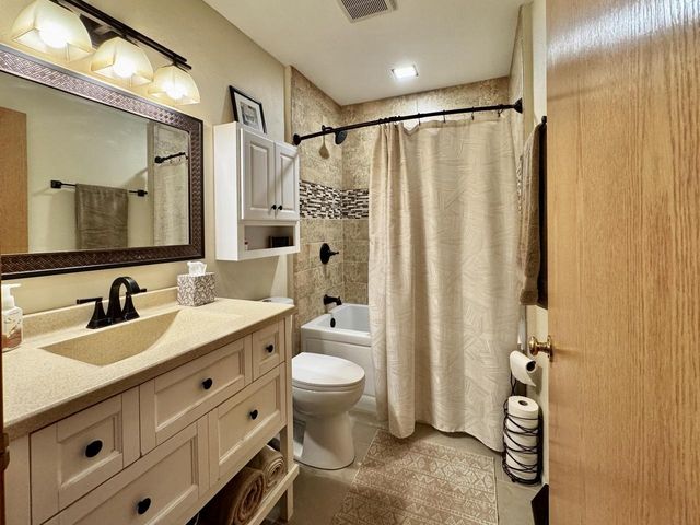 624 Brookstone WAY, Watertown, WI 53094