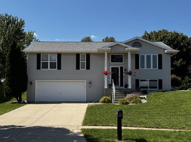 624 Brookstone WAY, Watertown, WI 53094