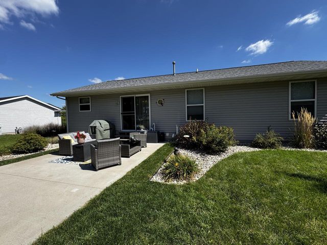 624 Brookstone WAY, Watertown, WI 53094