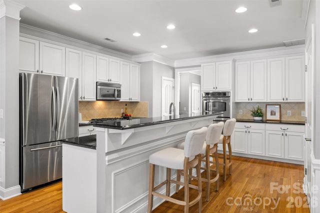 7810 Springs Village Lane, Charlotte, NC 28226