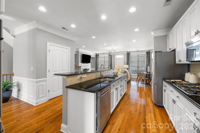7810 Springs Village Lane, Charlotte, NC 28226
