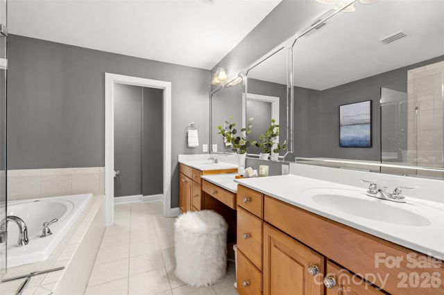 7810 Springs Village Lane, Charlotte, NC 28226