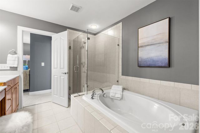 7810 Springs Village Lane, Charlotte, NC 28226