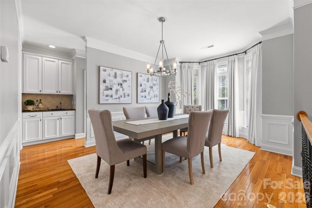 7810 Springs Village Lane, Charlotte, NC 28226