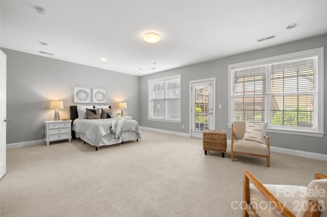 7810 Springs Village Lane, Charlotte, NC 28226