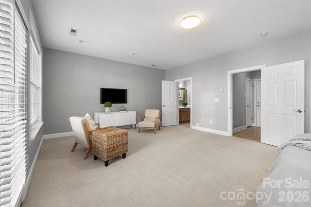 7810 Springs Village Lane, Charlotte, NC 28226