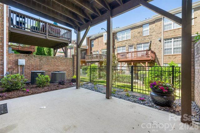 7810 Springs Village Lane, Charlotte, NC 28226