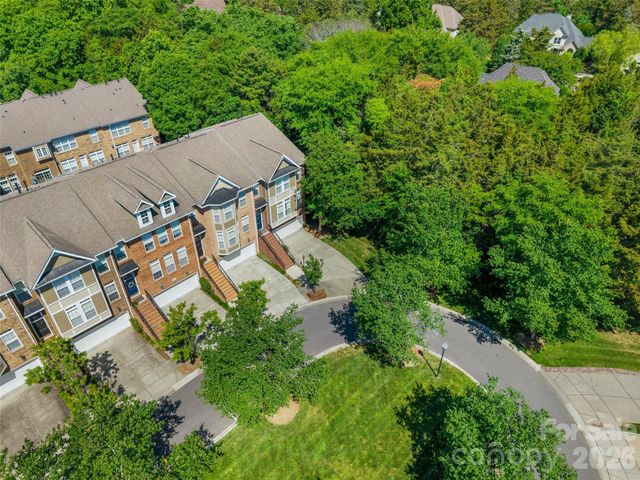7810 Springs Village Lane, Charlotte, NC 28226