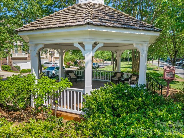 7810 Springs Village Lane, Charlotte, NC 28226
