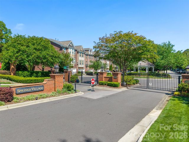 7810 Springs Village Lane, Charlotte, NC 28226