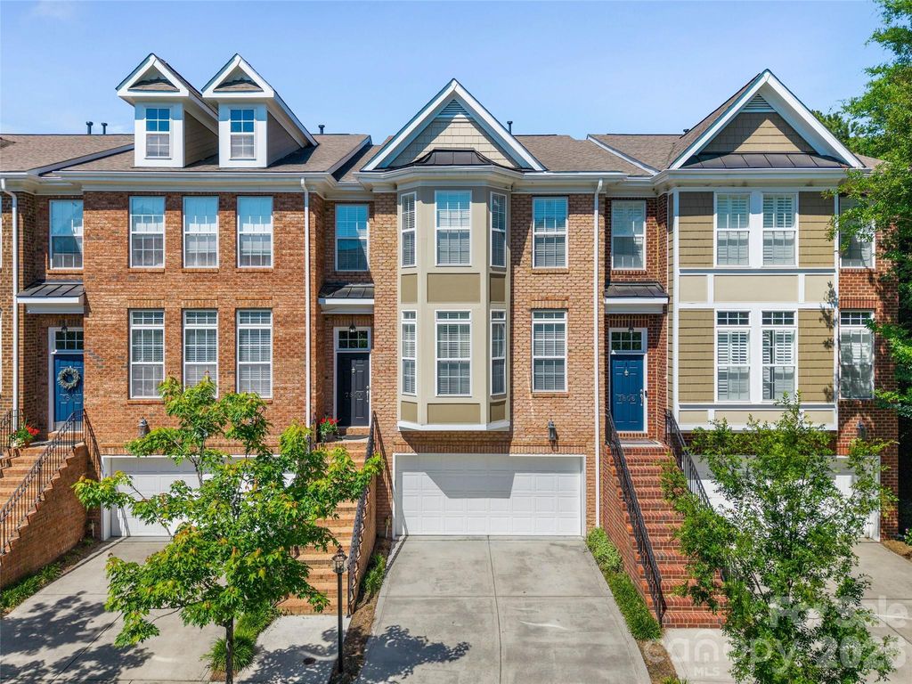7810 Springs Village Lane, Charlotte, NC 28226