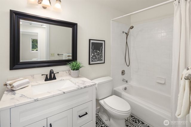 12820 87th Avenue, Kirkland, WA 98034